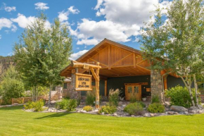 Гостиница Rainbow Ranch Lodge  Биг Скай